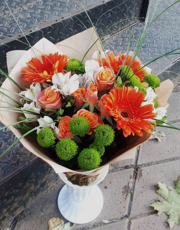 Букет цветов из: Герберы, Хризантемы, Альстромерии и Розы в Ильино-Поляна
