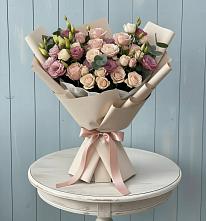 Букет цветов из:  Розы и Лизиантусы в Ильино-Поляна