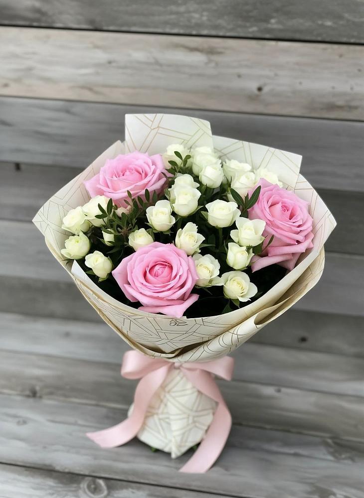 Букет цветов из: Розы в Ильино-Поляна