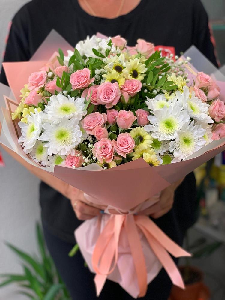 Букет цветов из: Розы и Хризантемы в Ильино-Поляна