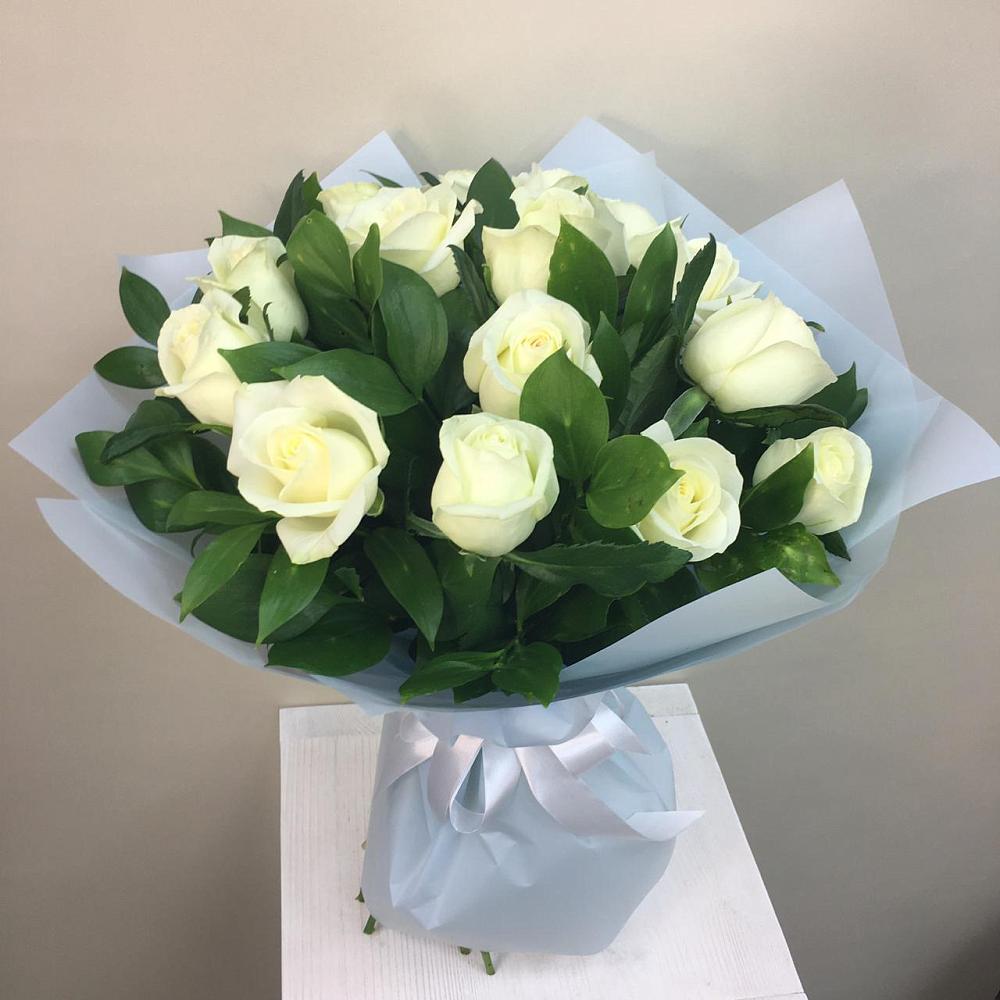 Букет 15 Белых роз Проуд в Ильино-Поляна