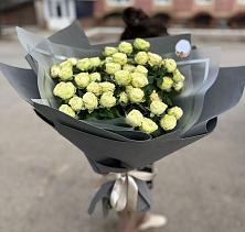Букет Белые кустовые розы Солинеро в Ильино-Поляна