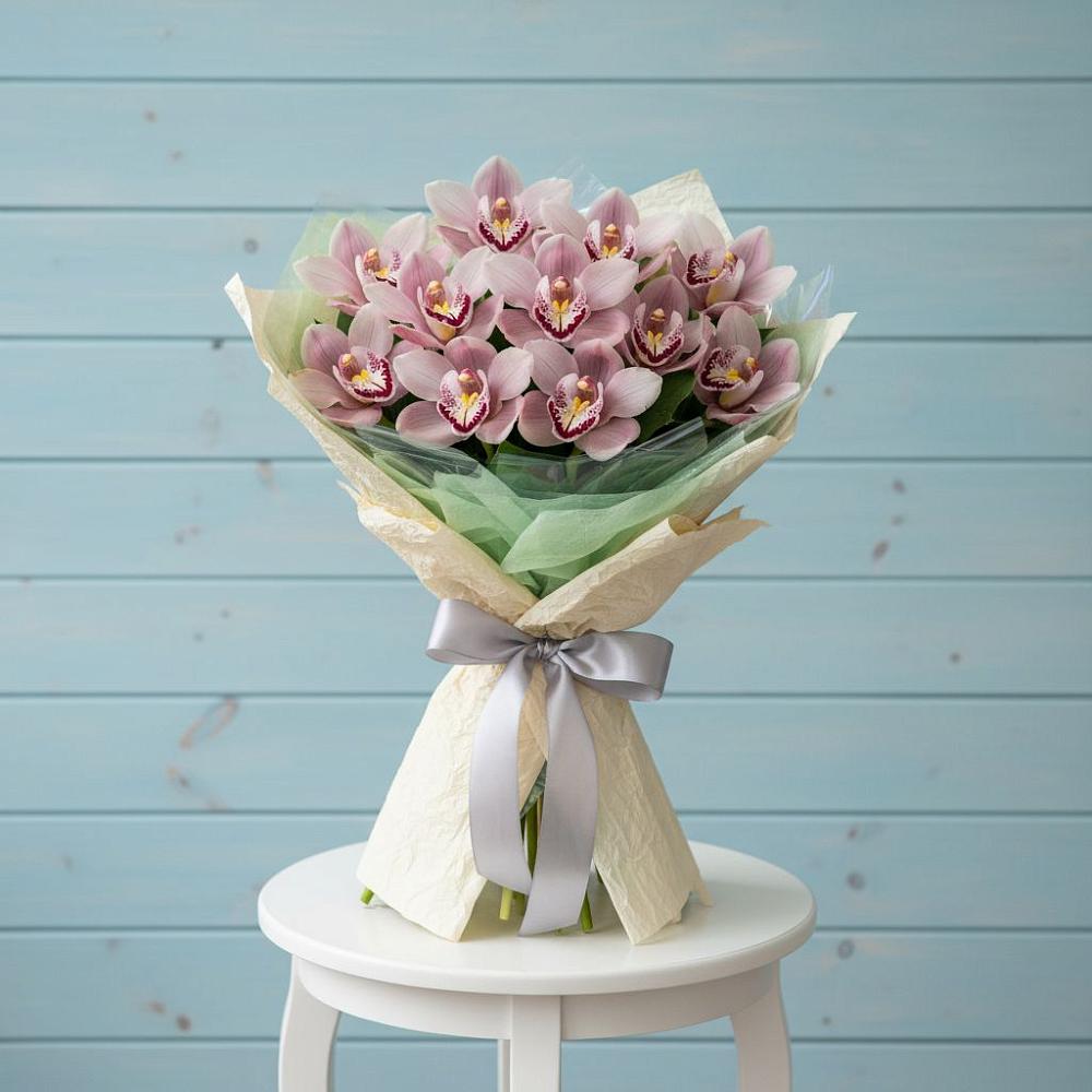 Букет цветов из: Орхидеи и Розы в Ильино-Поляна