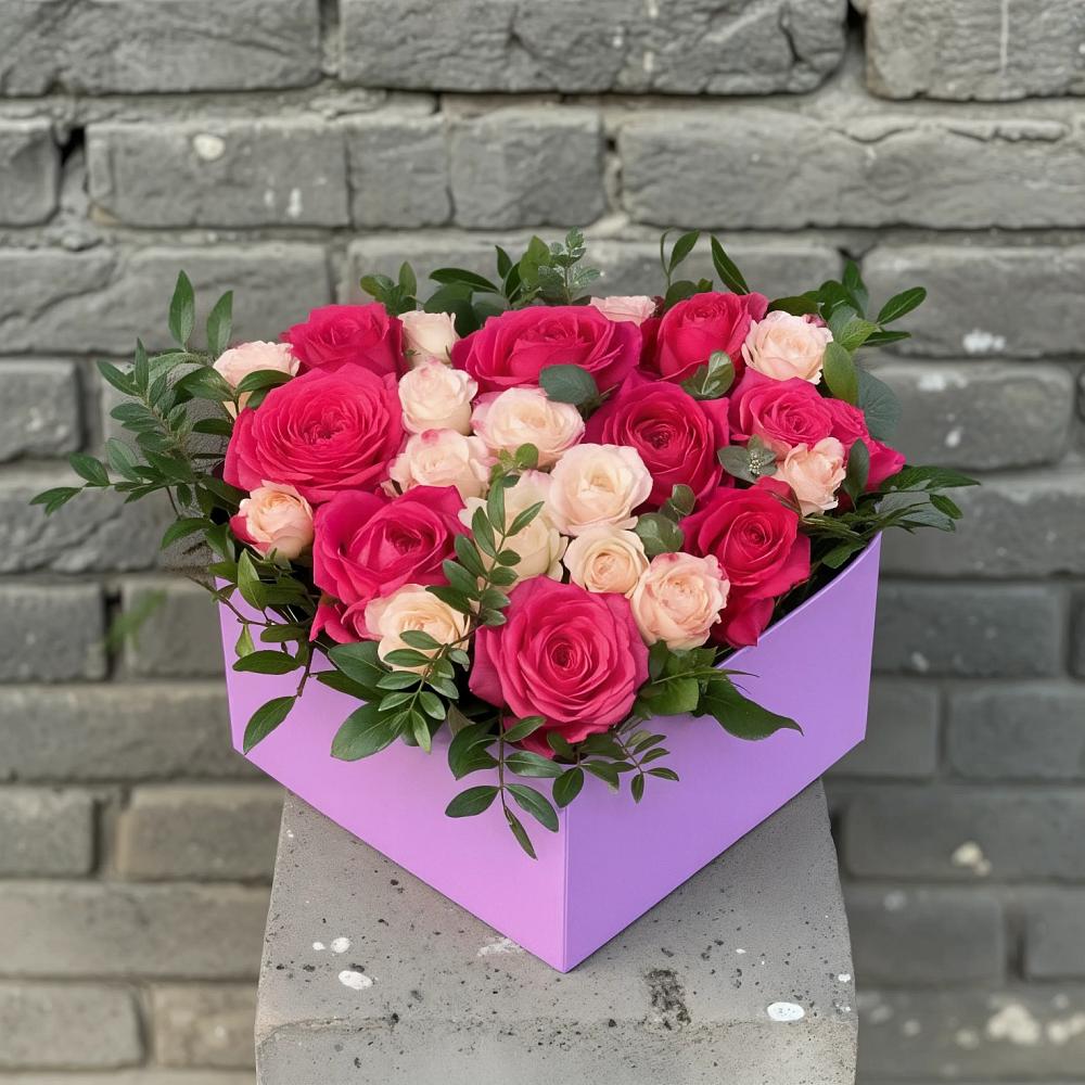 Цветочная композиция из Розы в коробке в Ильино-Поляна
