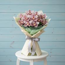 Букет цветов из:  Орхидеи и Розы в Ильино-Поляна