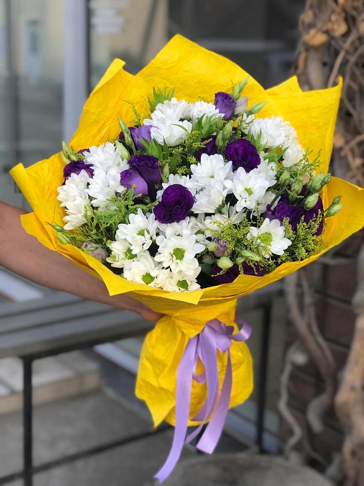 Букет цветов из: Ирисы, Хризантемы и Ромашки в Ильино-Поляна