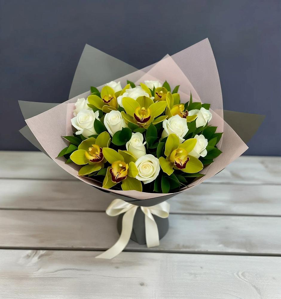 Букет цветов из: Орхидеи и Розы в Ильино-Поляна