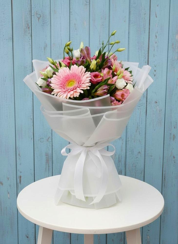 Букет цветов из: Герберы, Альстромерии и Лизиантусы в Ильино-Поляна