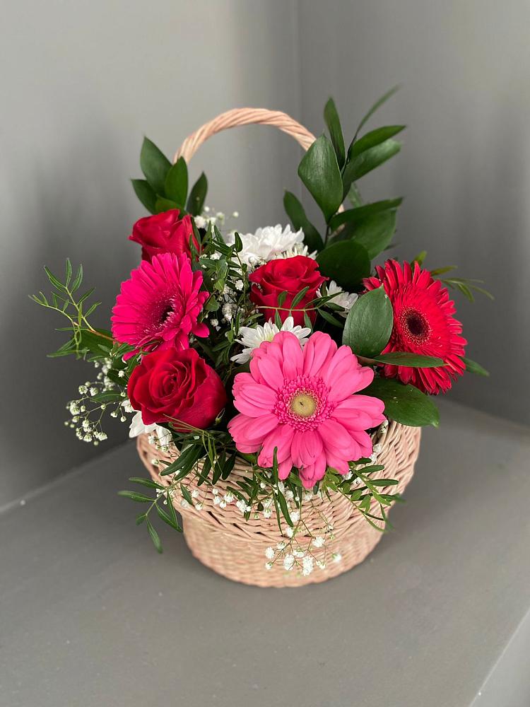 Цветочная композиция из Розы, Хризантемы и Герберы в корзине в Ильино-Поляна