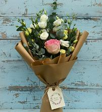 Букет цветов из:  Розы и Лизиантусы в Ильино-Поляна
