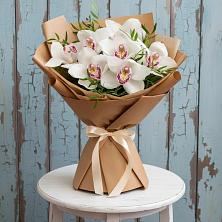 Букет цветов из:  Орхидеи и Розы в Ильино-Поляна